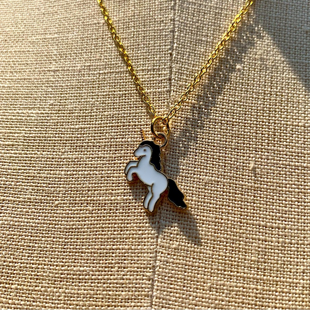 NWT Sterling Silver Plated Chain & Enamel Unicorn Alloy Metal Charm Necklace